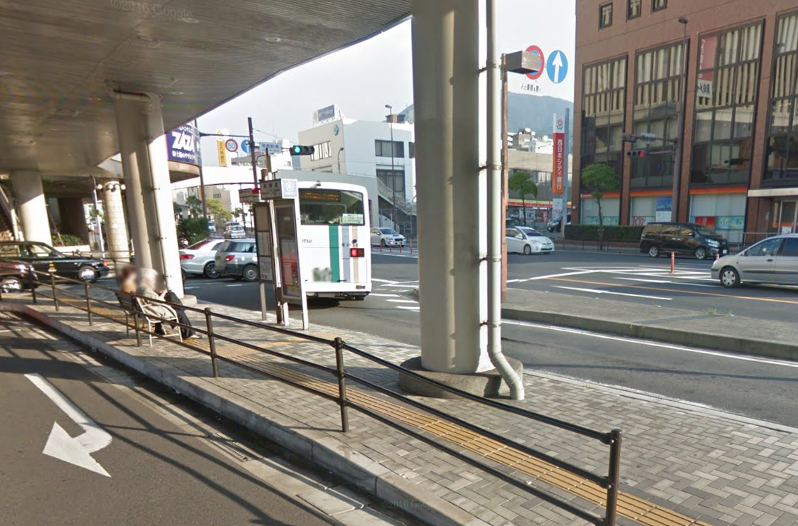 ホットヨガスタジオLAVAイオンタウン黒崎店へ向かうバス停の黒崎駅バスターミナル